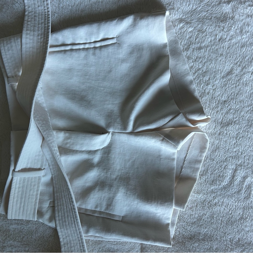 Wilfred Cream Shorts with Belt